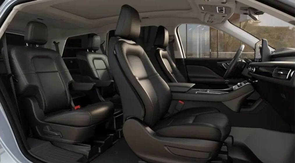 Lincoln Aviator interior